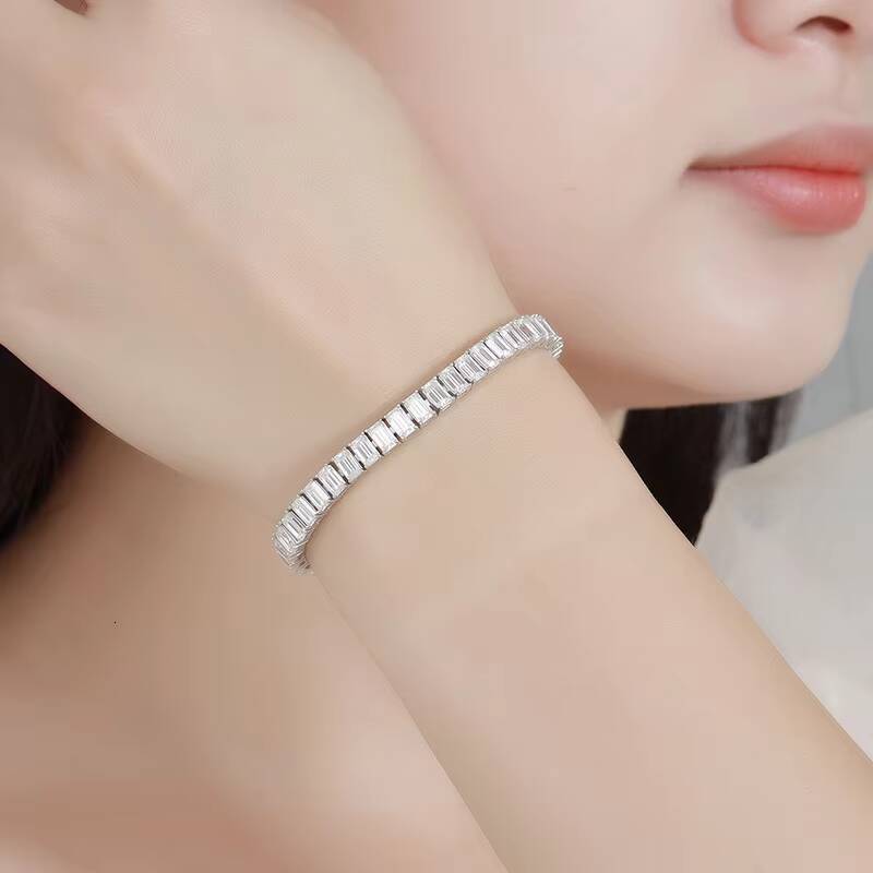 Luxury S925 Sterling Silver Platinum Plated Non Tarnish Emerald Cut 04CT 1CT VVS GRA Moissanite Jewelry Tennis Bracelet for Men