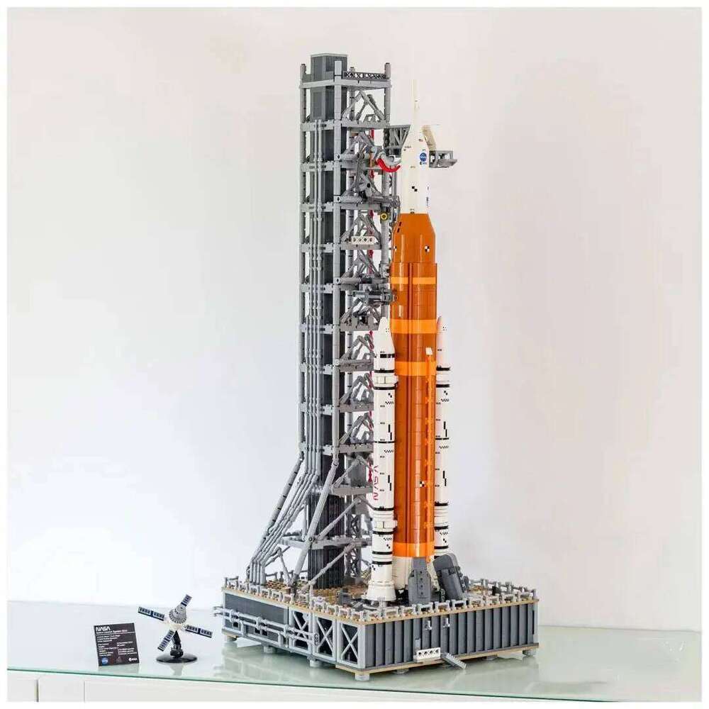 3601PCS Creative Artemis Space Launch System Rocket Building Blocks Construction Bricks Toys Gift For Kids Boys Adult Z260306