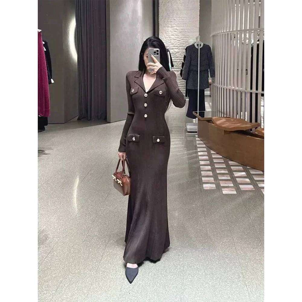 Stretch Slim Knit Dress Temperament Elegant Metal Buttons Decorated V-Neck Long-Sleeved Women's Dresses Spring New Mdng260306