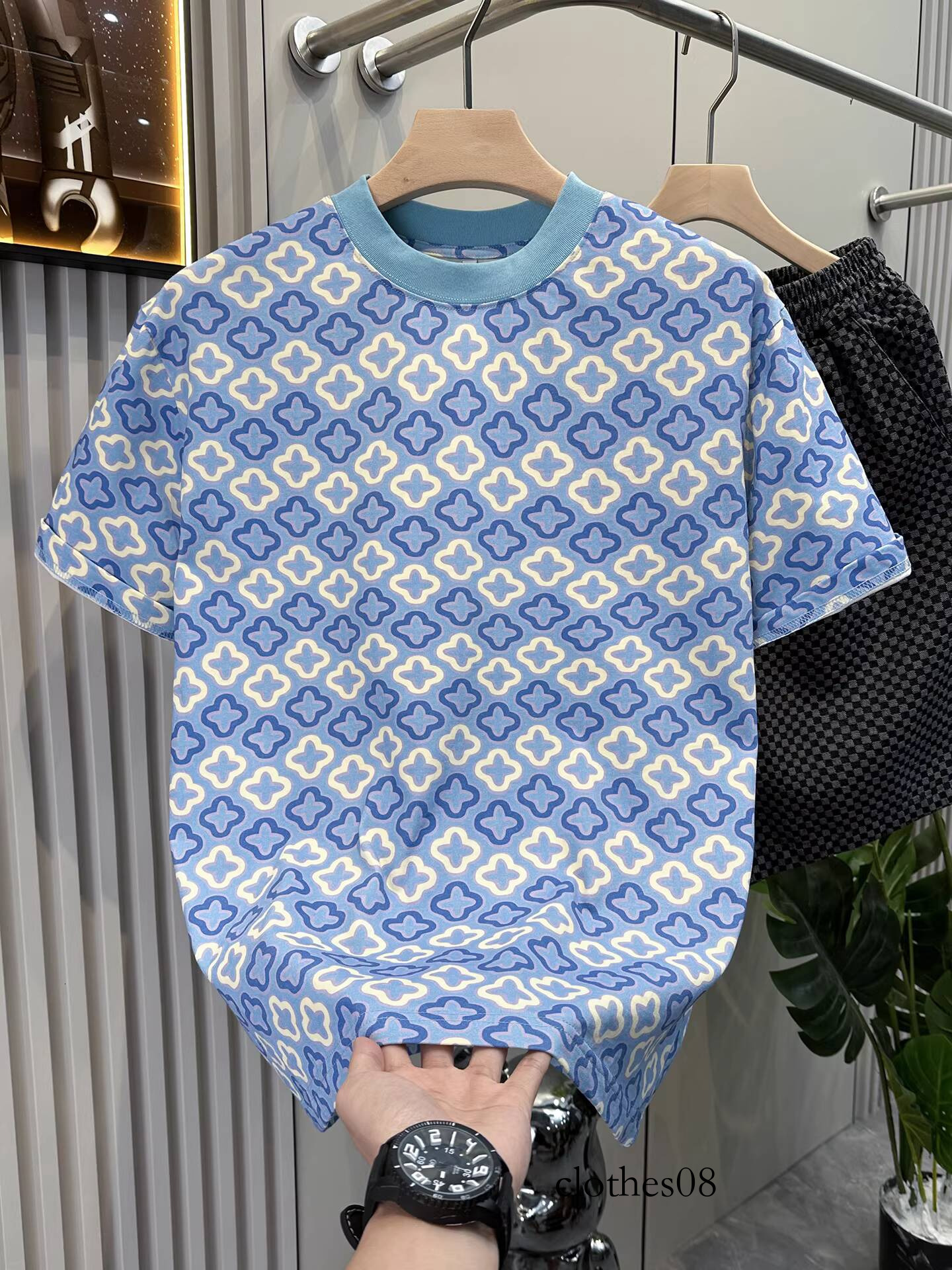 2025 Summer new men's fashionable short-sleeved T-shirt, printed pattern, stylish round neck, versatile top