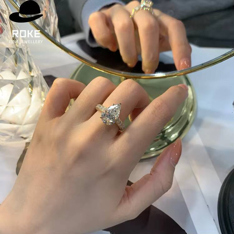 Pear-cut Lab-grown Diamond IGI Certified Prong-set Design Bespoke 9K-18K Gold 402ct Diamond Ring Bridal Jewellery Gift