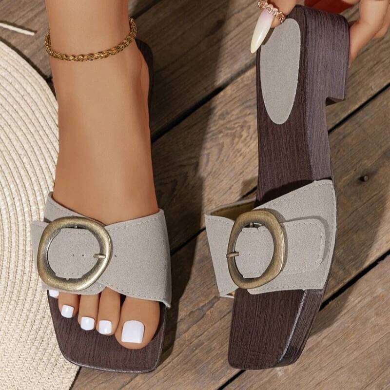 Ladies 2026 Summer New Fashion Elegant Open Toe Round Head Metal Decorative Slippers Beach Casual Women Sandals