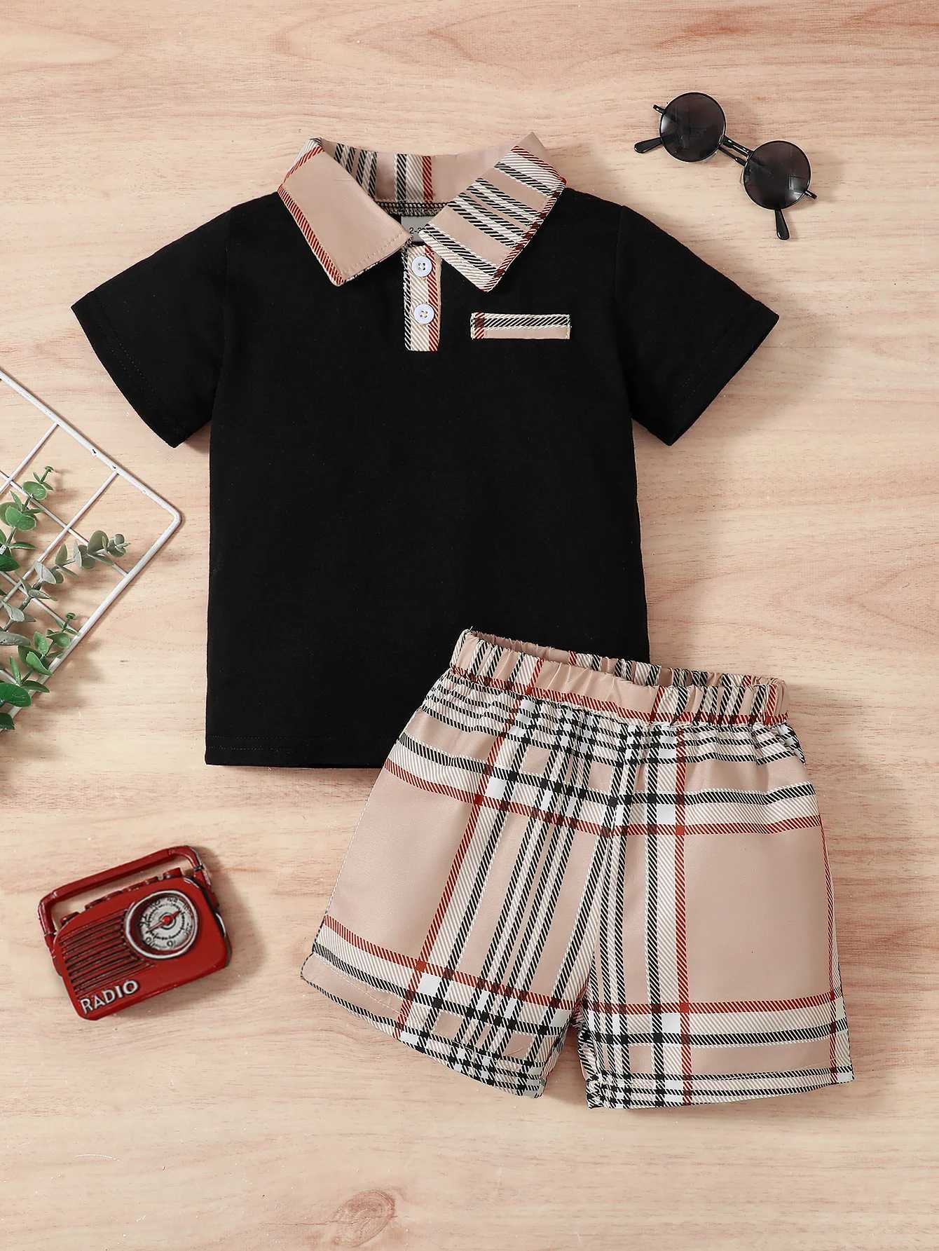 This 1-6 years old boys' plaid splicing polo set is casual, versatile, and cool, making it a perfect plaid short-sleeve two-piece set for summer.