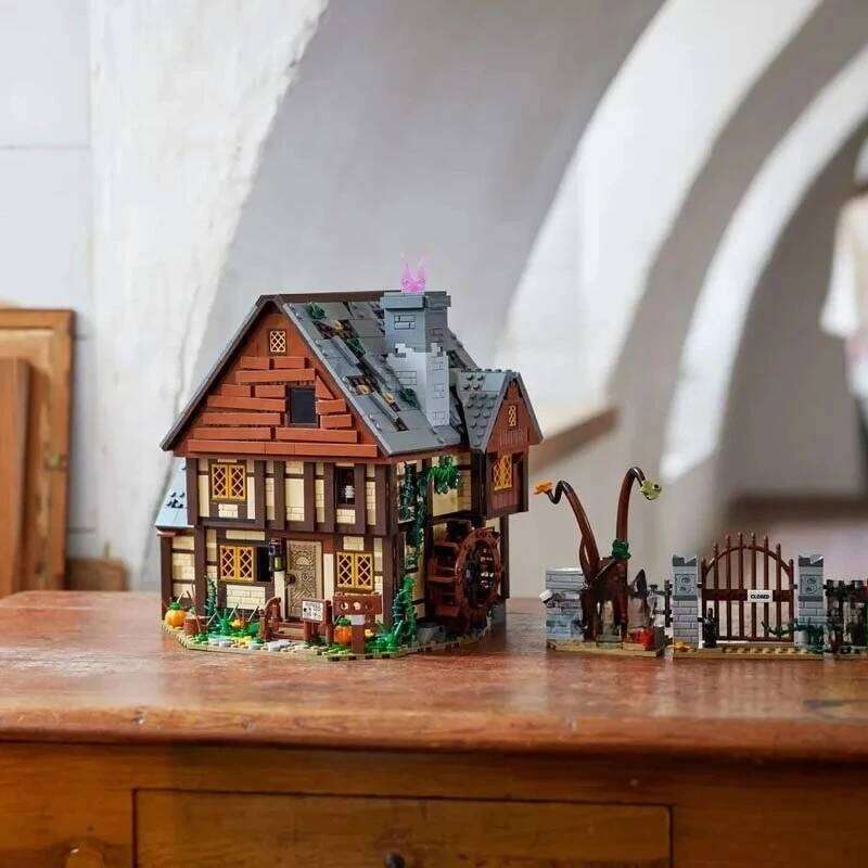 2316PCS Hocus Pocus The Sanderson Sisters' Cottage Building Blocks 6 Figures Assemble Bricks Toy Gift For Children Kid Z260306