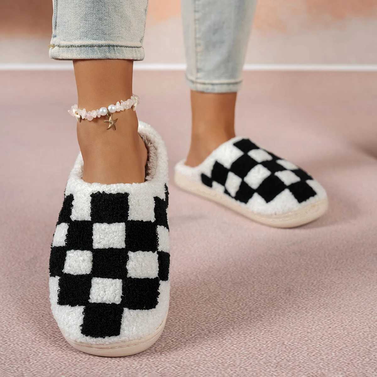 Checker Board Classic Pattern Winter Couples Slippers Girl Fashion Women Bedroom Warm Comfy Soft Indoor Fuzzy Casual Home Shoes S260305