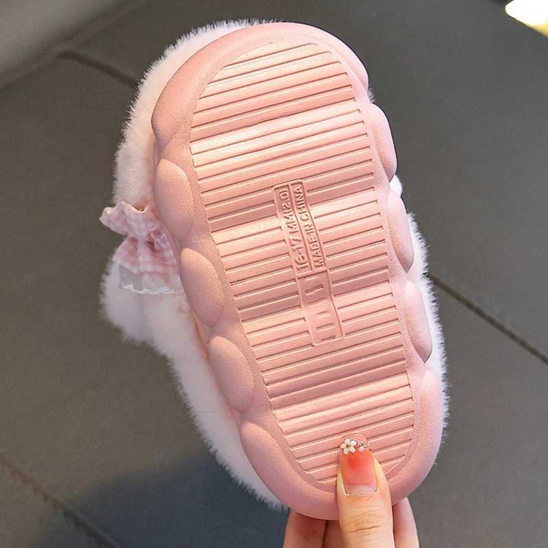 Winter Plush Slippers with Rabbit Design - Warm Fleece-Lined House Shoes Cute Animal Slides with Closed Back for Women Girls S260305