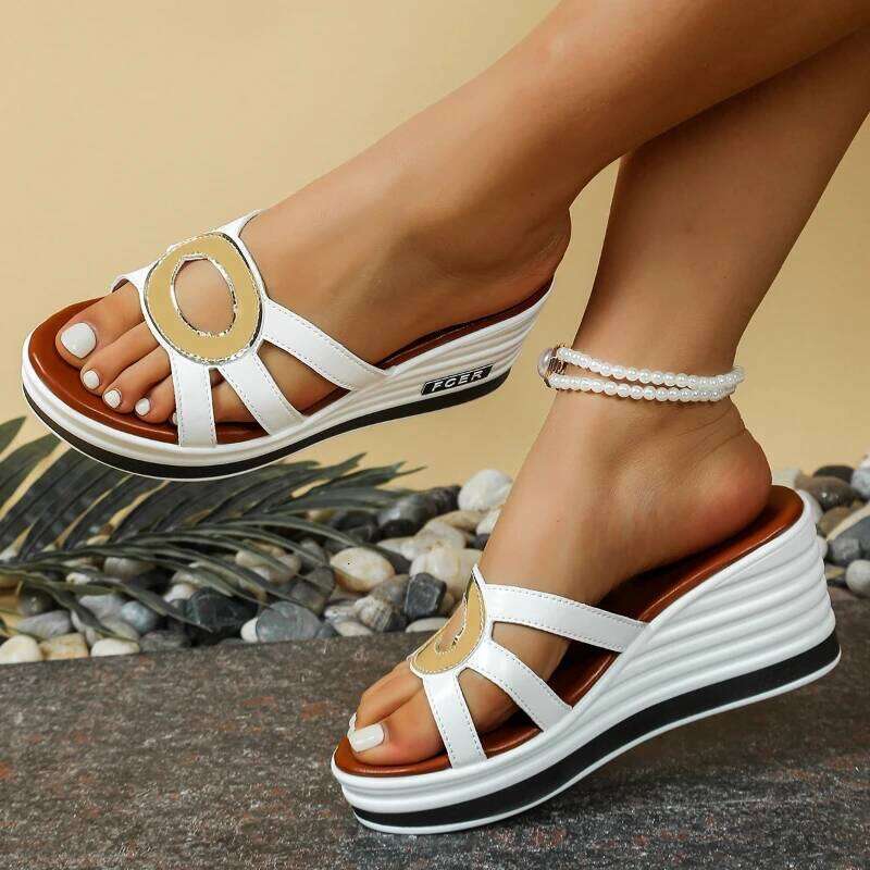 2026 Summer New Women's Open toed Slope Heel Fashion Casual Lightweight Sandals