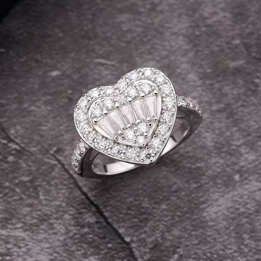 High Quality Jewelry Iced Out VVS Moissanite Diamond Wedding Engagement 925 Sterling Silver Heart Rings for Men