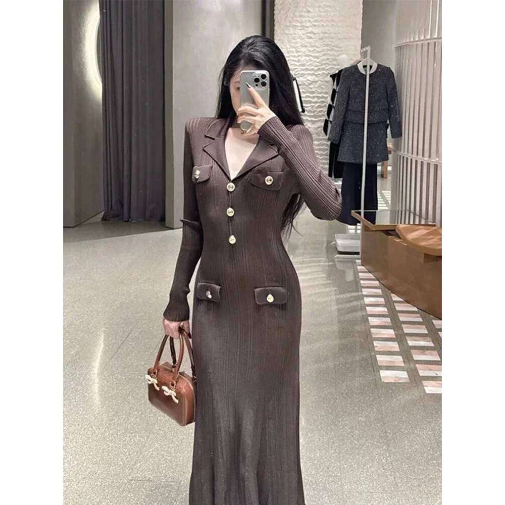 Stretch Slim Knit Dress Temperament Elegant Metal Buttons Decorated V-Neck Long-Sleeved Women's Dresses Spring New Mdng260306