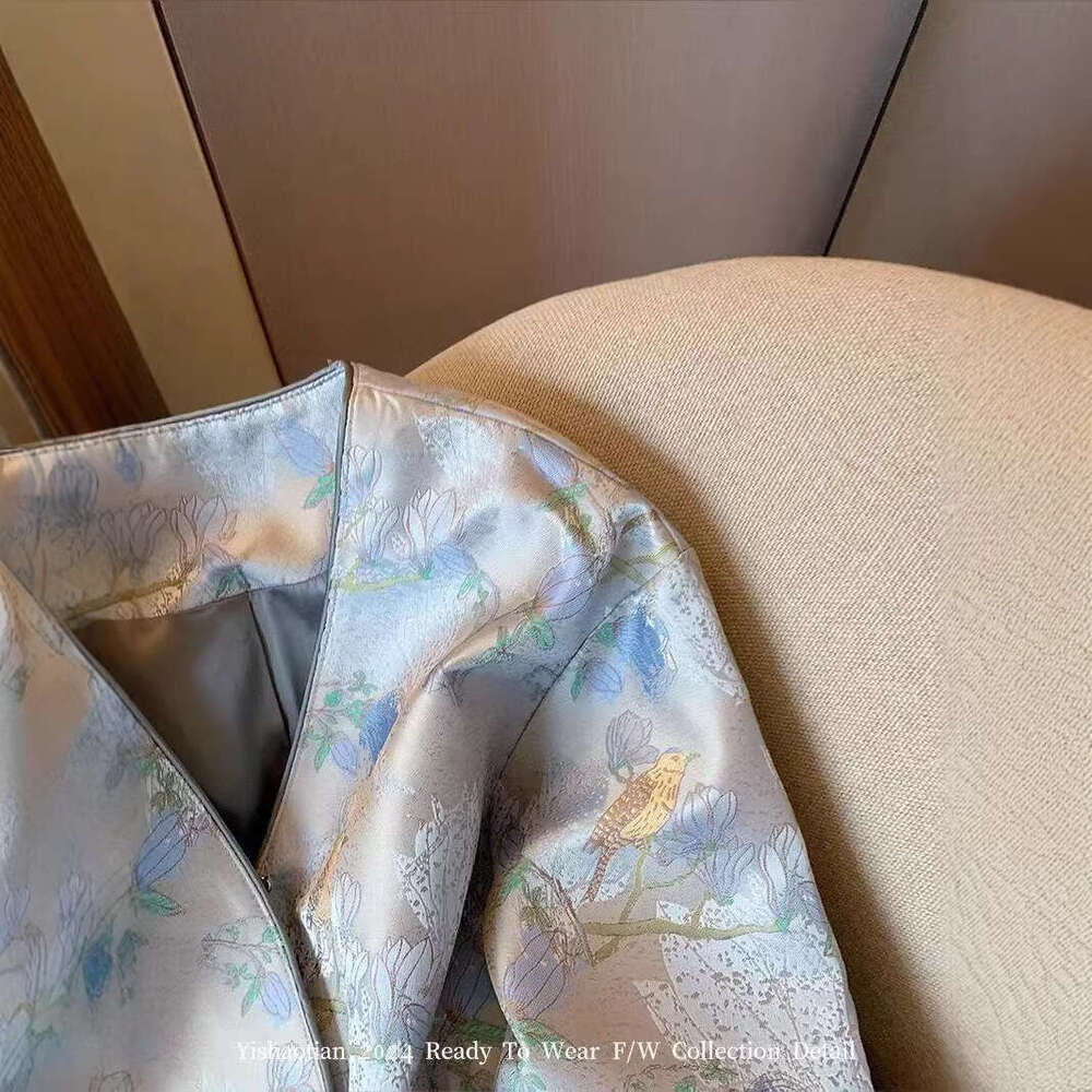 Mardi Hefxessdr Embroidered Jacket Women's Vintage Satin Button up Top Spring Season Revamped Tang Costume Versatile style shirt women's clo