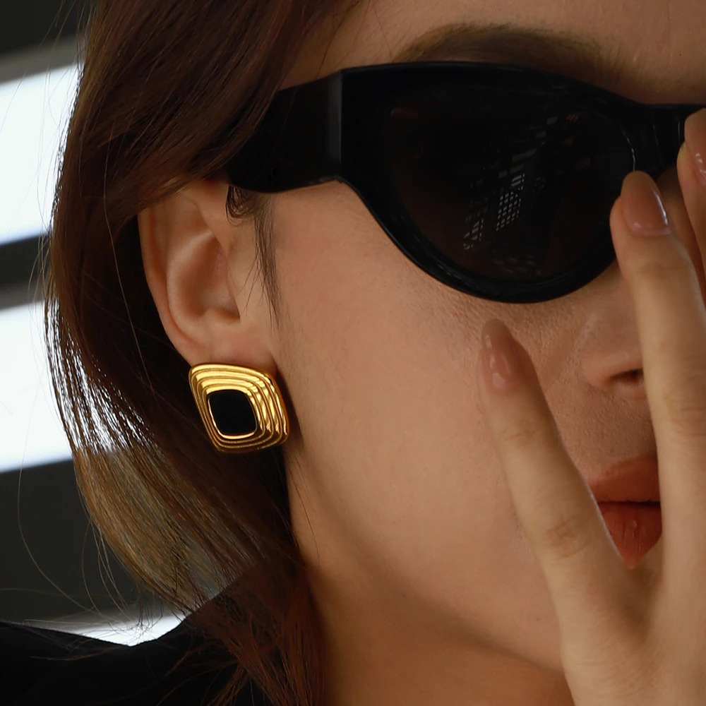 Uworld Retro Geometric Ribbed Irregular Ear Studs 18K Gold Color Plated Stainless Steel Square Black Shell Earrings Acce 260303