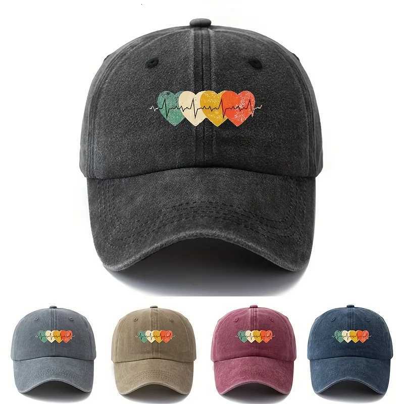 Bright heart-shaped printed baseball cap with retro style suitable for both men and women outdoor leisure travel hat S260306