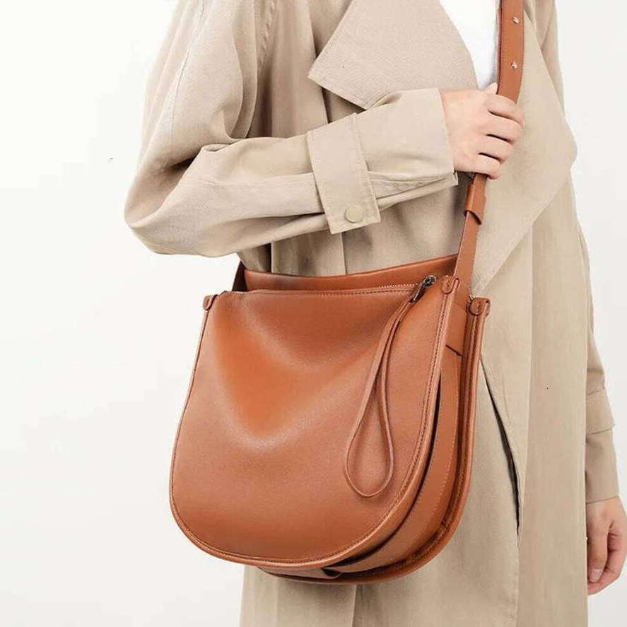 OLOEY Genuine Leather Shoulder Women's Crossbody Bag, New Style, Large Capacity, Commuting Practical Bag