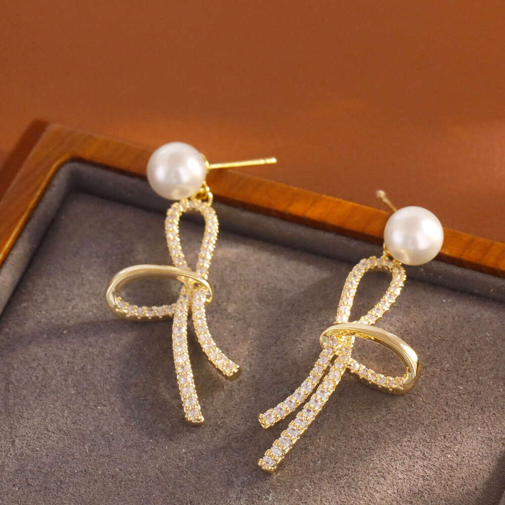 Ultra-shiny Diamond-encrusted Butterfly With Natural Pearl Studs For Women 2025 New Trendy High-end Earrings