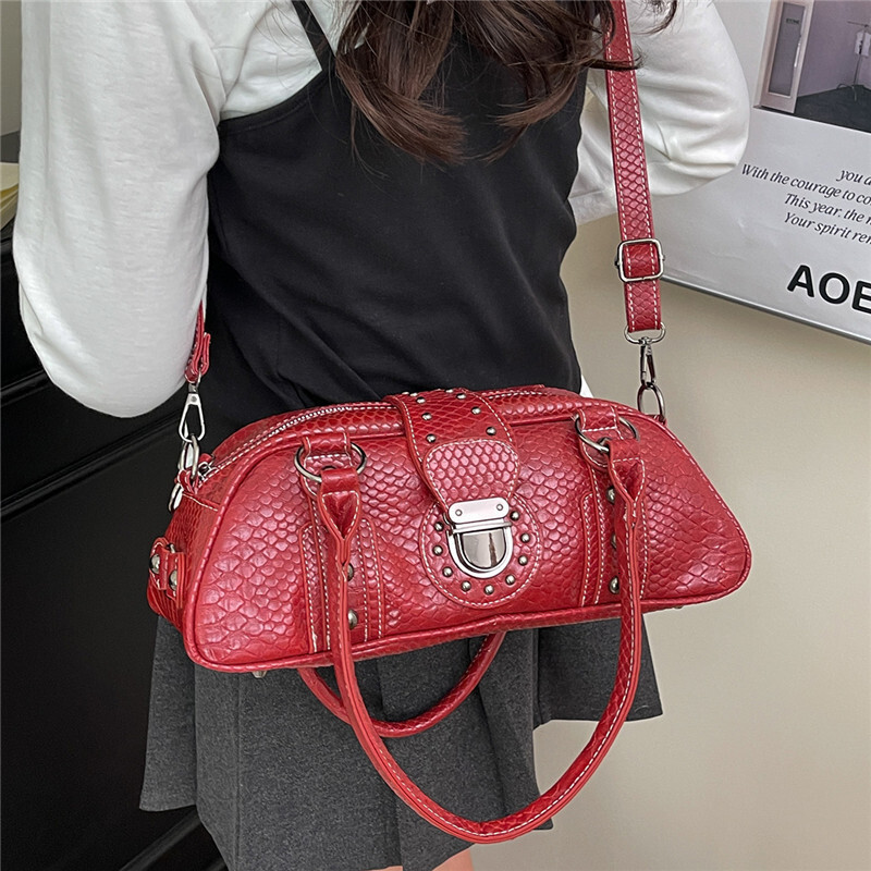 Fashionable multifunctional armpit bag, retro fashionable casual commuting shoulder bag, fashionable large capacity personalized cycling bag, designer
