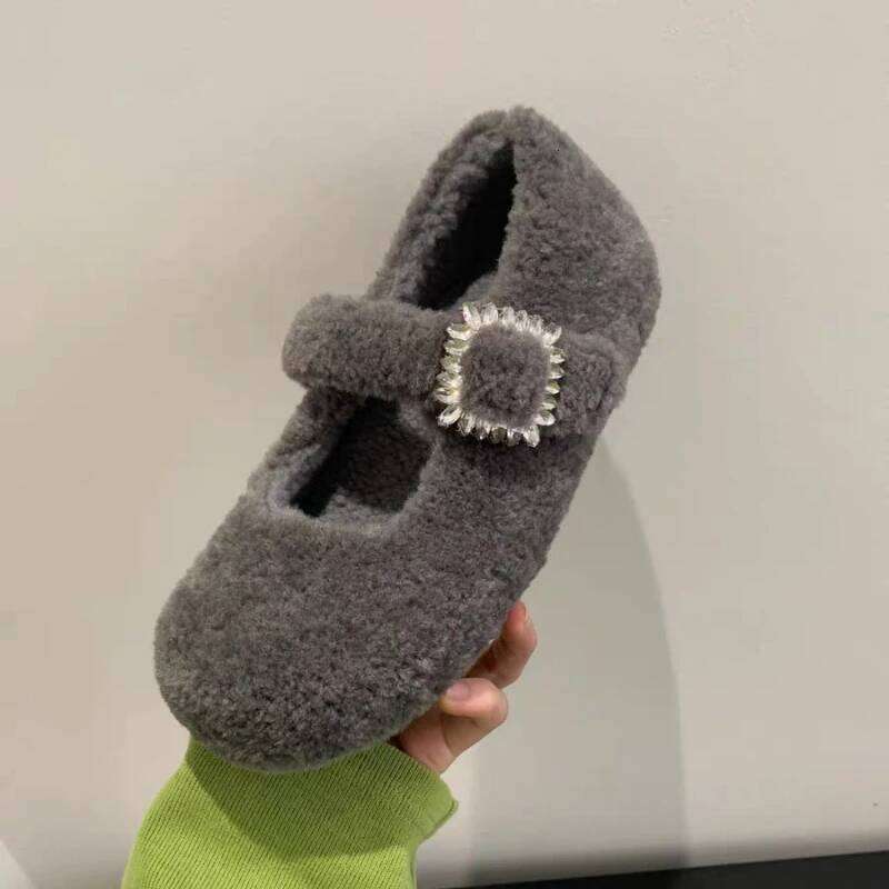 2025 Winter New Women's Comfortable Flat Sandals with One-Piece Buckle Cute Fuzzy Casual Shoes