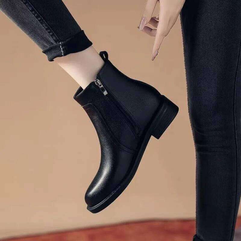 2025 Autumn Winter New Fashion Women's Boots, Side Zipper Low Heel, Versatile and Slimming Ankle Boots
