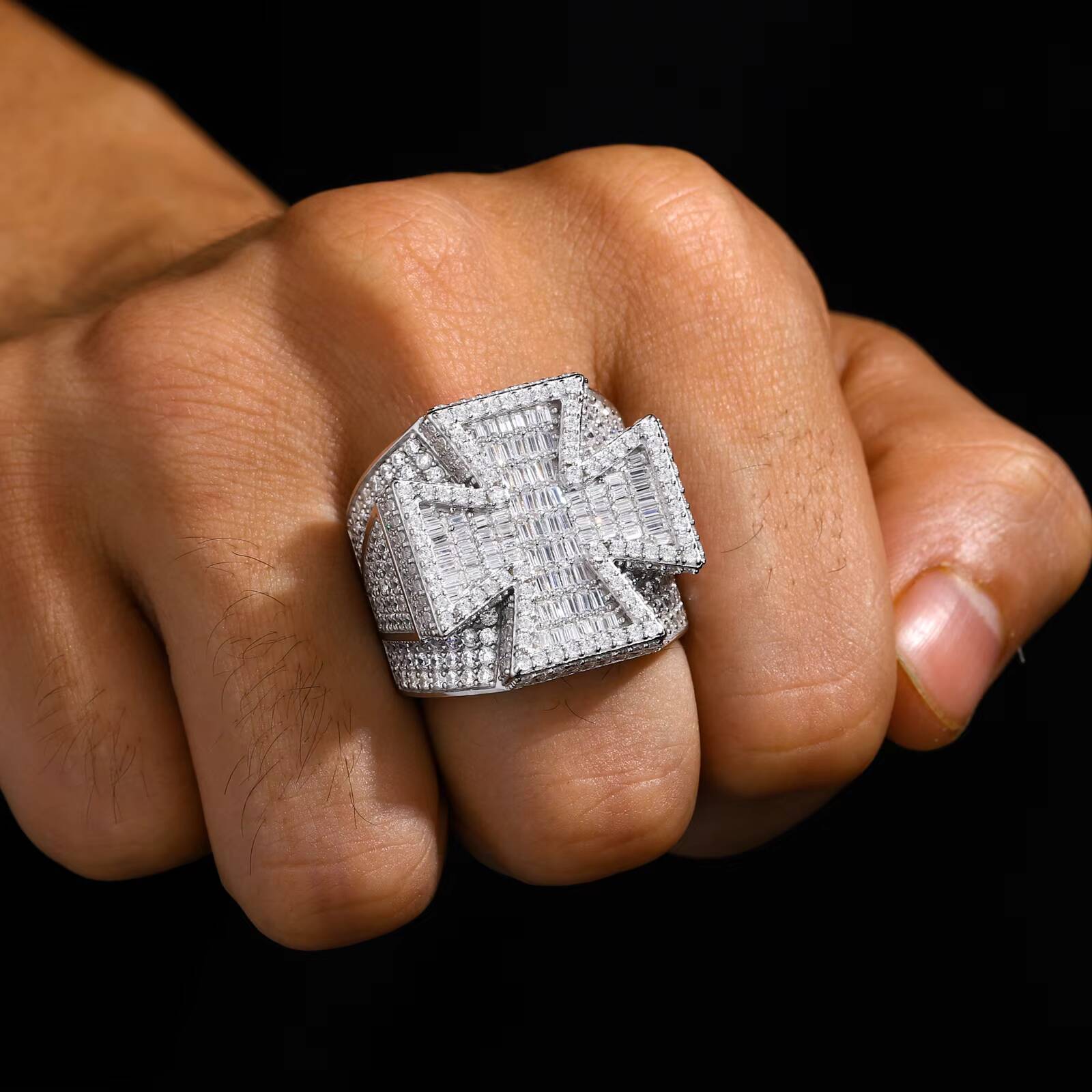Hip Hop Fashion Jewelry Rings Gold Plated 925 Sterling Silver VVS Baguette Moissanite Diamond Bling Maltese Cross Ring for Men
