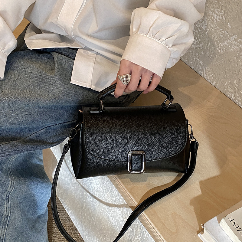 High quality textured bag, new niche minimalist commuting shoulder bag, fashionable multifunctional handbag, crossbody bag, designer bag