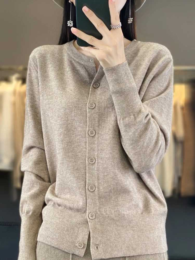 AOSSVIAO 2025 Autumn Winter New Cashmere Cardigan Women Solid Color Sweater Women Loose O-Neck Knitted Sweaters Simple Versatile M260306