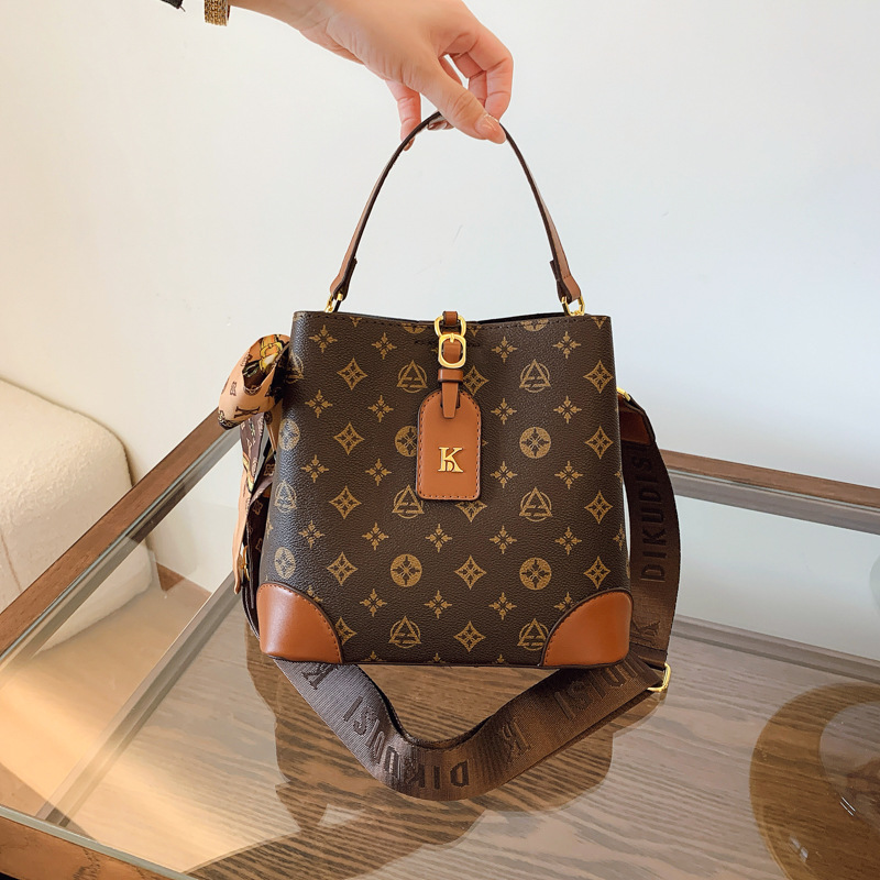 LUYIMAIDIER 2026 Hot Printed Versatile Fashion Designer Tote Bag Large Capacity Casual Retro Women's Shoulder Bag