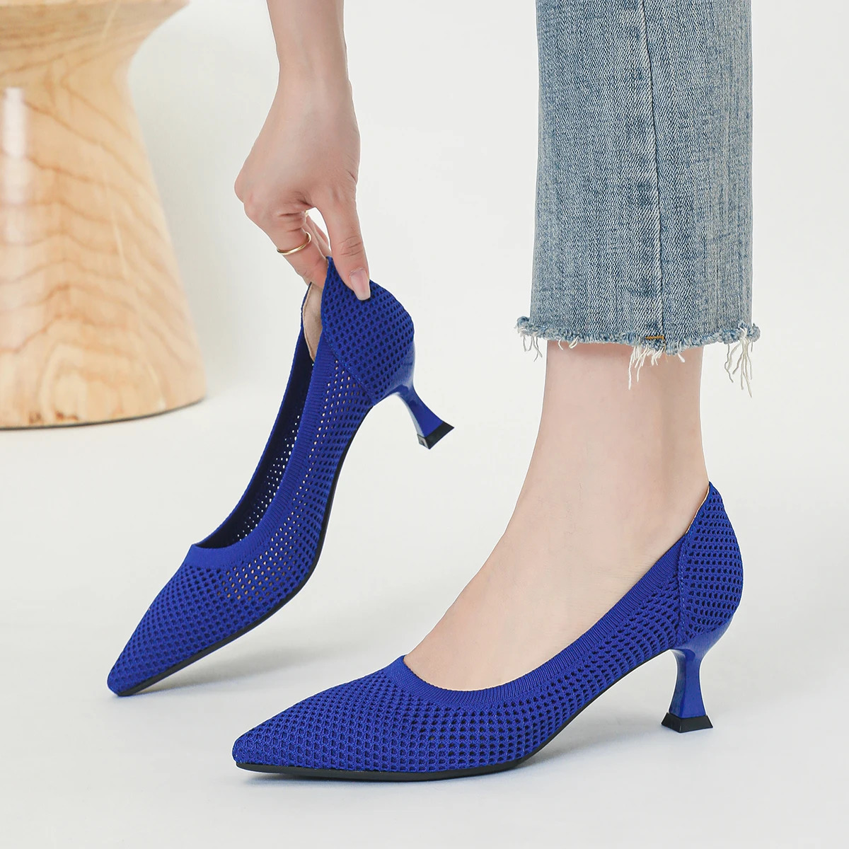 Large Womens Summer High Heels Mesh Breathable Knitted Non slip Rubber Sole Fashion Soft Lightweight Pointed Shoes 260306