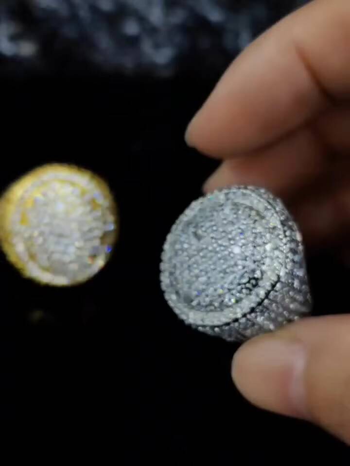 2026 18K Gold Plated Icy Oval Shape Moissanite Diamond Mens Hip Hop Ring Cheap Price Wedding Party Gift Jewelry Main Material Brass
