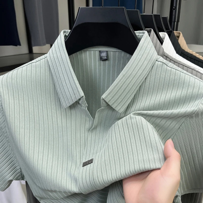 High quality personality texture stripe short sleeve polo shirt summer ice silk breathable buttonless mens solid color T-shirt 260304