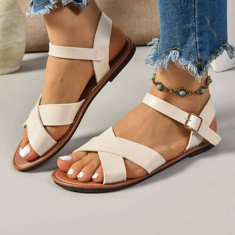 2026 Summer Open-toed Shallow Round Toe Retro Classic Shoes Women Sexy Beach Fashion Flat Sandals