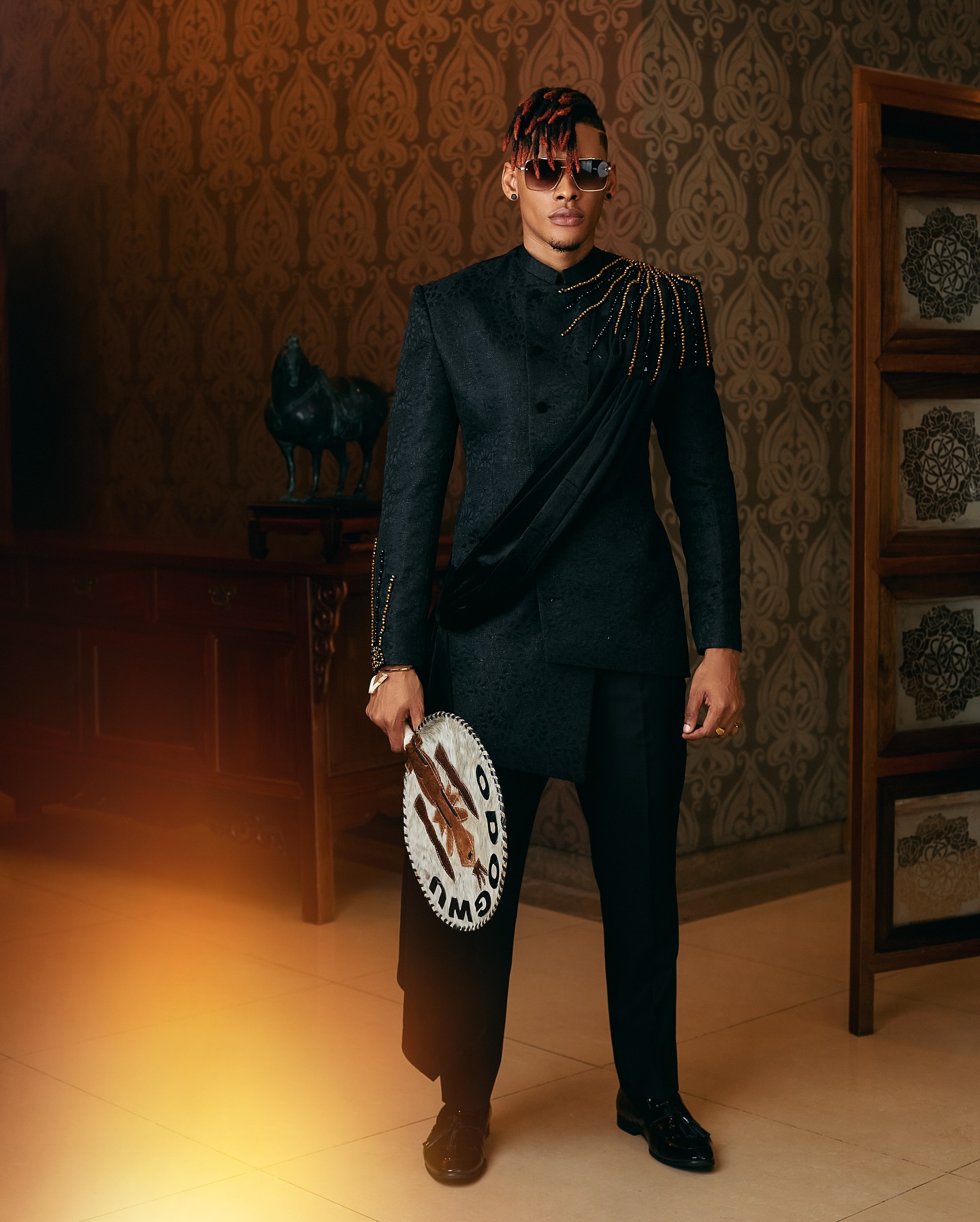 Unique Men Suits Jacquard Blazer 2 Pieces Tailor-Made Rhinestone Beaded Jacket Single Breasted Groom Customized Coat Pants Plus Size