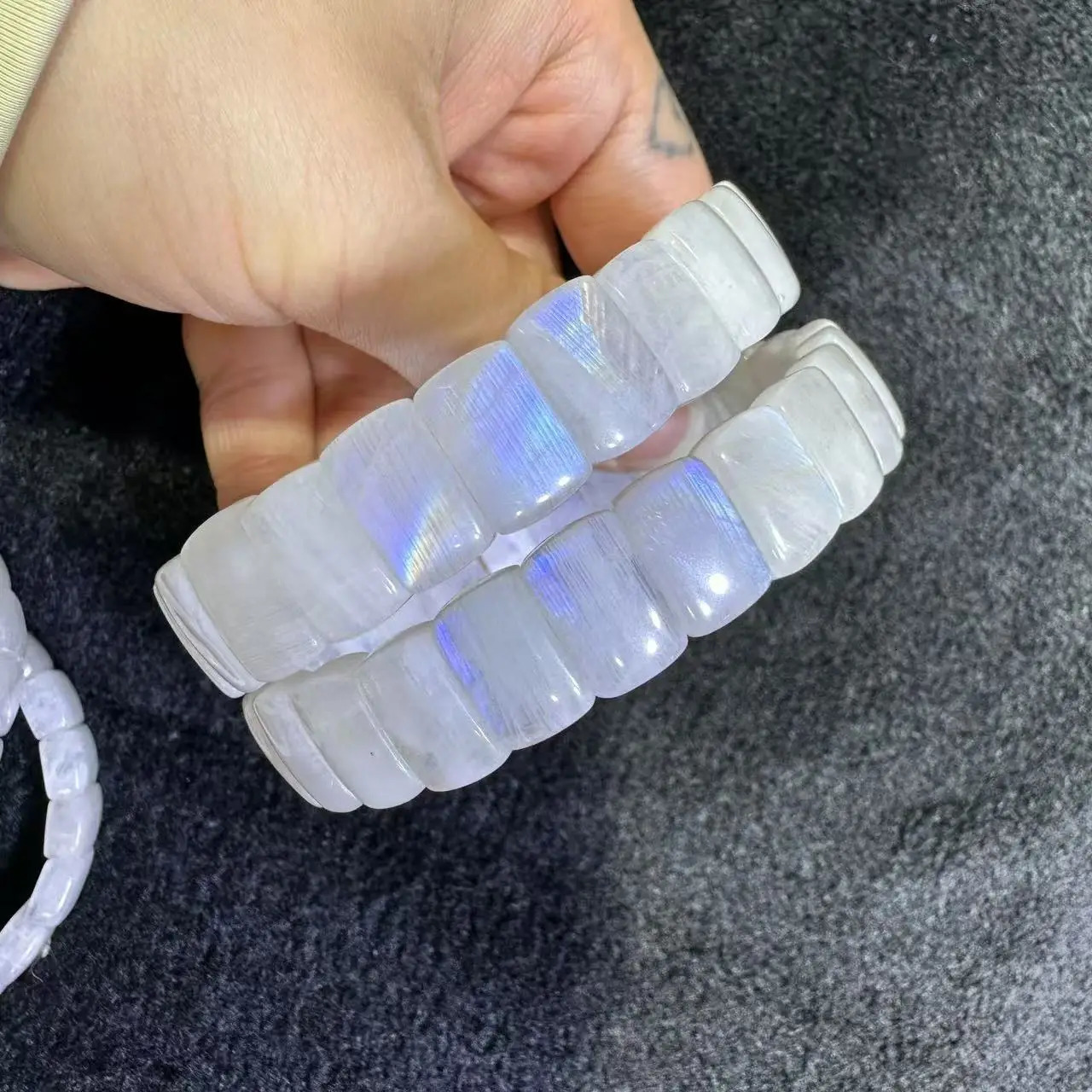 AAAA Good Quality Blue Rainbow Moonstone Bracelet Natural Stone Jewelry Bangle for Woman for Gift Wholesale about812mm 260302