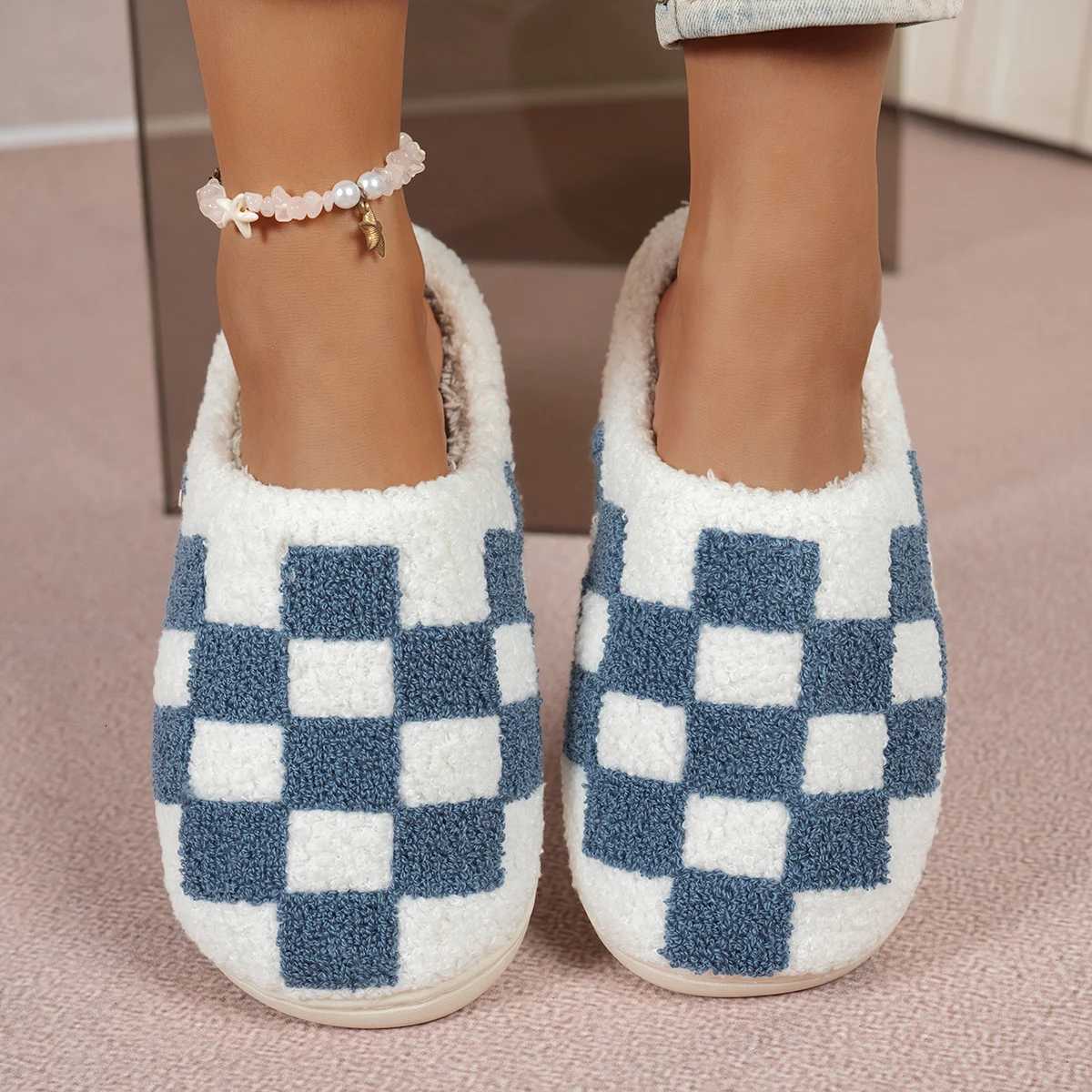 Comfy Leisur Checker Womens Fashion Slippers Winter Indoor Warm Plush Bedroom Anti-slip Soft Sole Classic Couple Home Shoes Men S260305