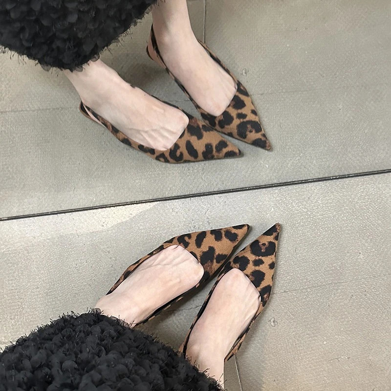 2026 Cover Toe Low Heel Women Sandals Fashion Leopard Singbacks Mules Shoes Female Elegant Party Dress Sandalias 260303