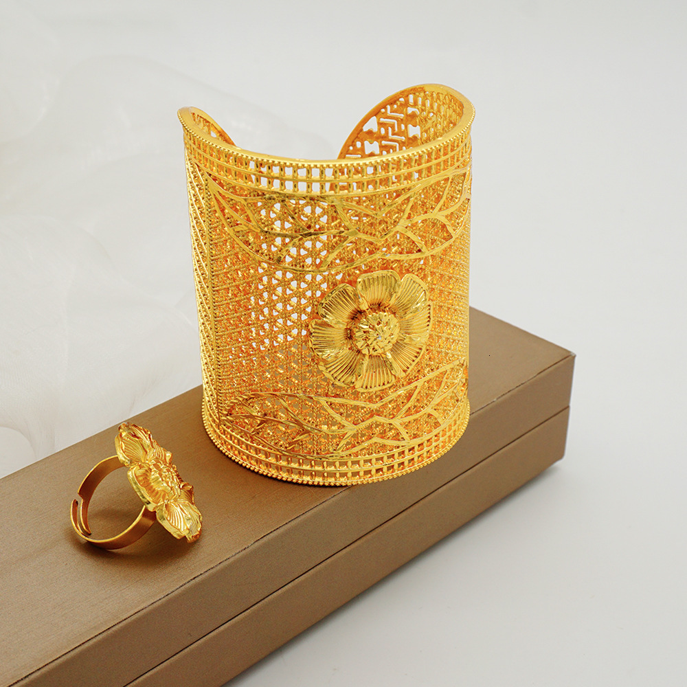 Dubai Golden Womens Bow Bracelet Gold Plated Indian African Hard Bracelet Charming Wedding Ethiopian Arabic Handicrafts 240710