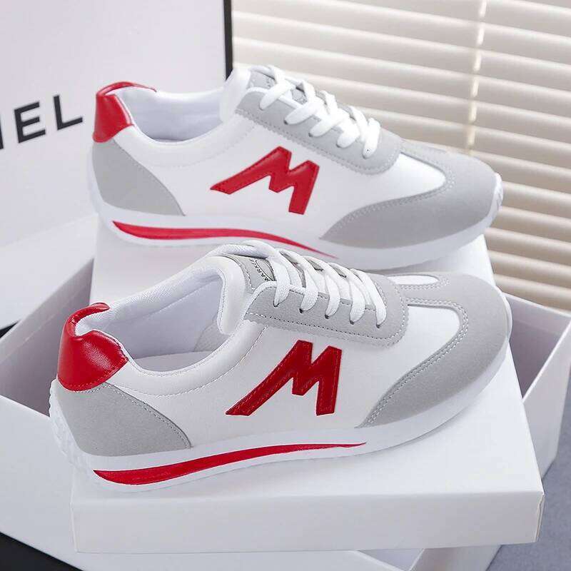 2025 new women's flat plus size casual sports lace up soft soled running shoes for women