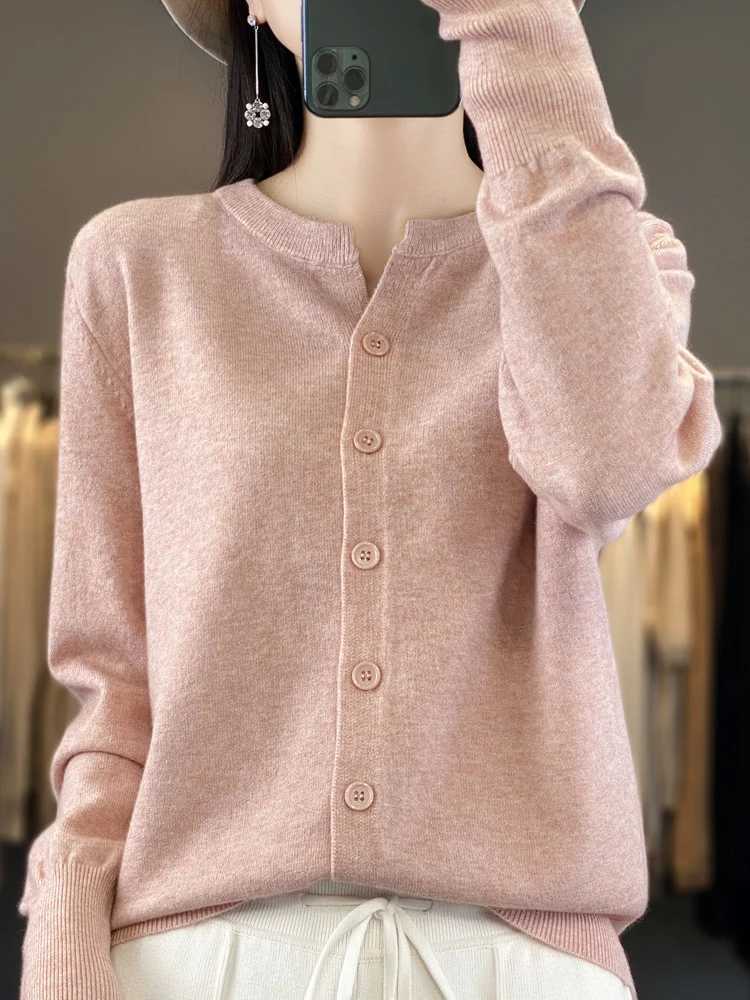 AOSSVIAO 2025 Autumn Winter New Cashmere Cardigan Women Solid Color Sweater Women Loose O-Neck Knitted Sweaters Simple Versatile M260306