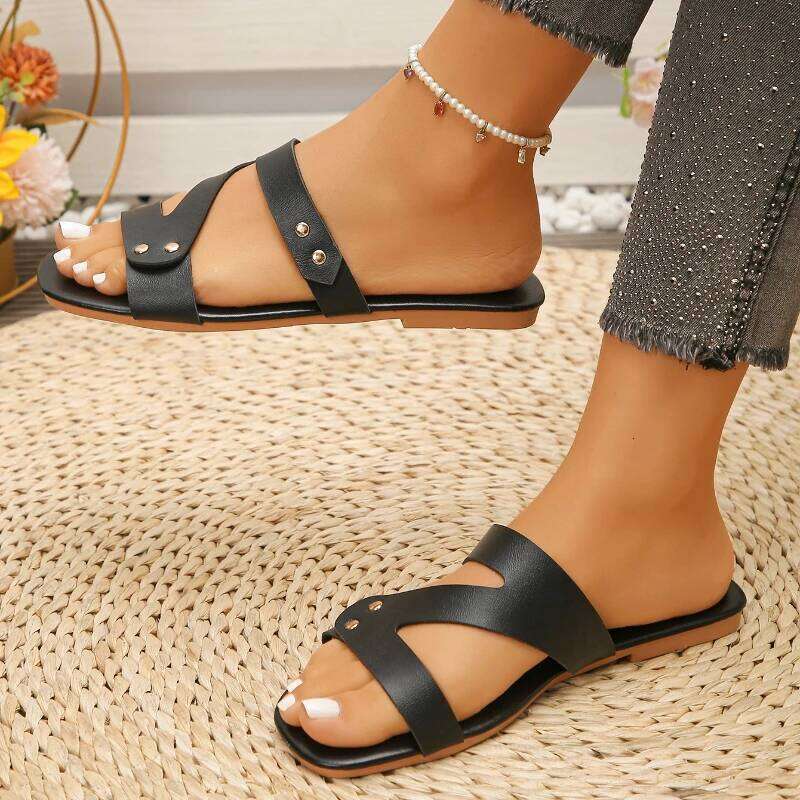 2025 New Women's Comfortable Anti slip Wear resistant Flat Slippers Outdoor Fashion Retro Casual Sandals