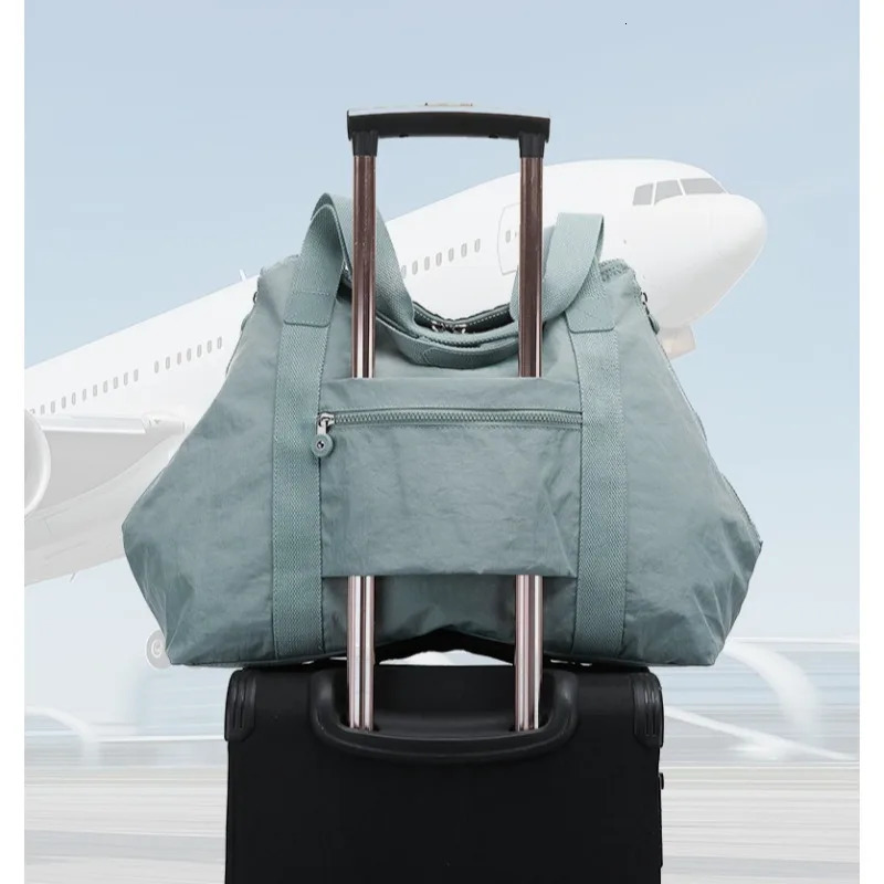 Women Lightweight LargeCapacity Travel Bag Handbags Female Nylon Shoulder Beach Girl Tophandle Casual Tote Purse 260228
