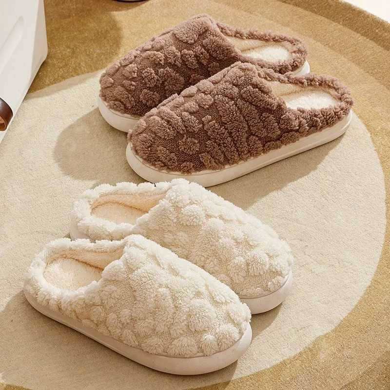 2025 New Style Stepping Comfort Cotton Slippers for Women and Men Non-Slip Warm Indoor Plush Cotton Slippers for Winter S260305