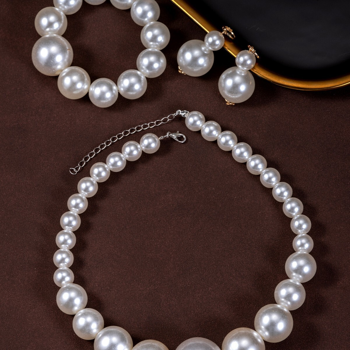 Light Luxury Retro Fashion Exquisite Jewelry Unique And Novel Four-Piece Set Niche Design Pearl Necklace Set Chain