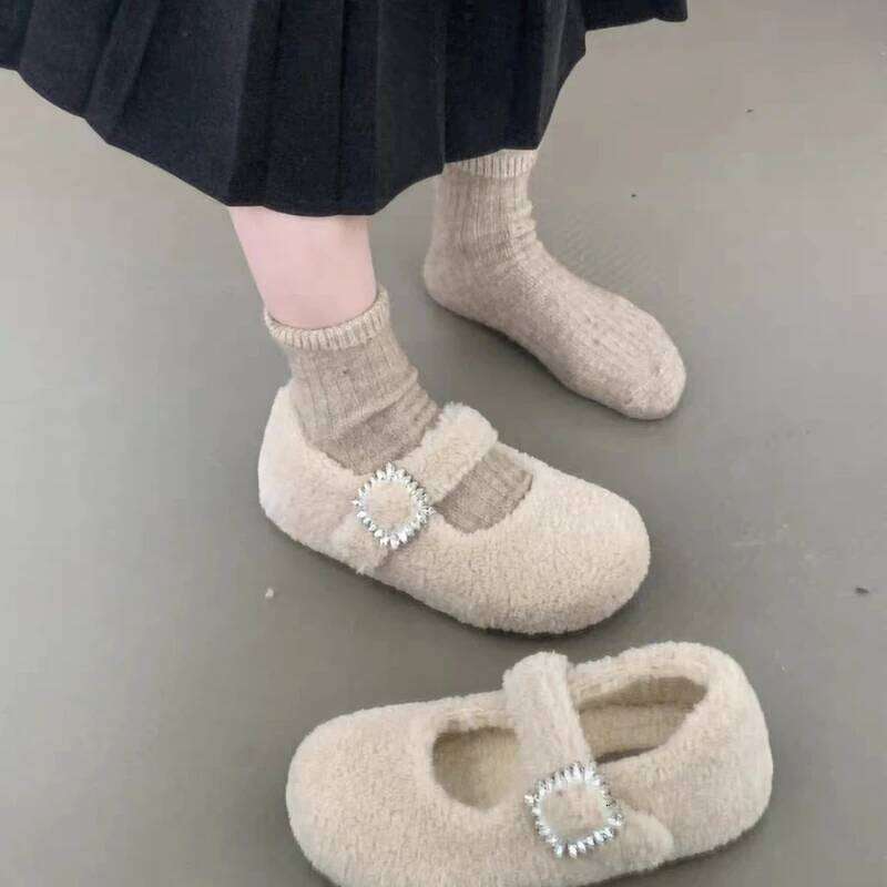 2025 Winter New Women's Comfortable Flat Sandals with One-Piece Buckle Cute Fuzzy Casual Shoes