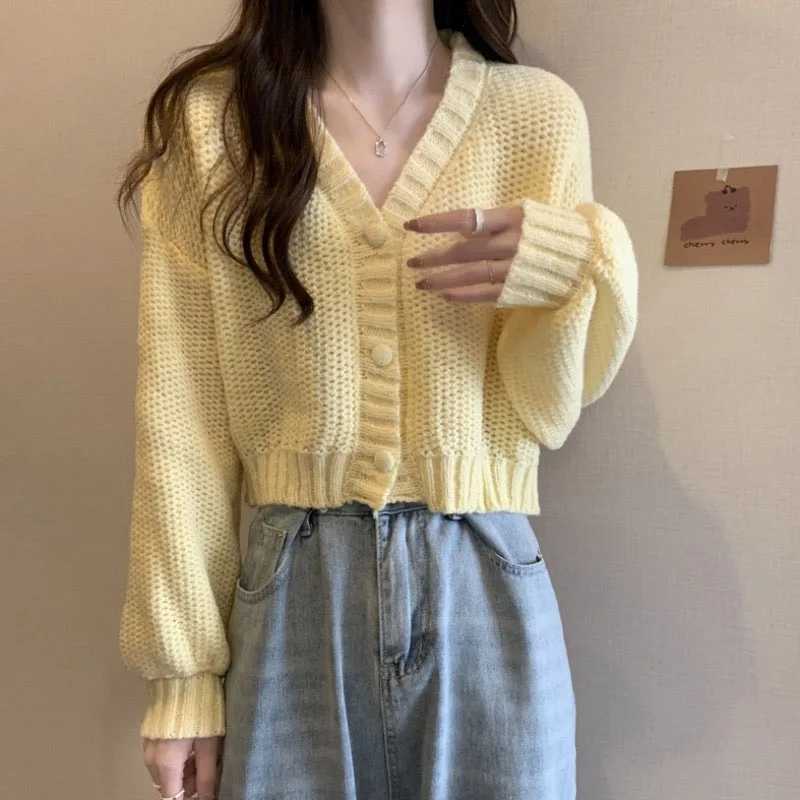 Solid Cropped Knitted Cardigan for Woman 2025 Comfortable Soft Single-Breasted Sweater Jacket Korean V-Neck Long Sleeve Knitwear M260306