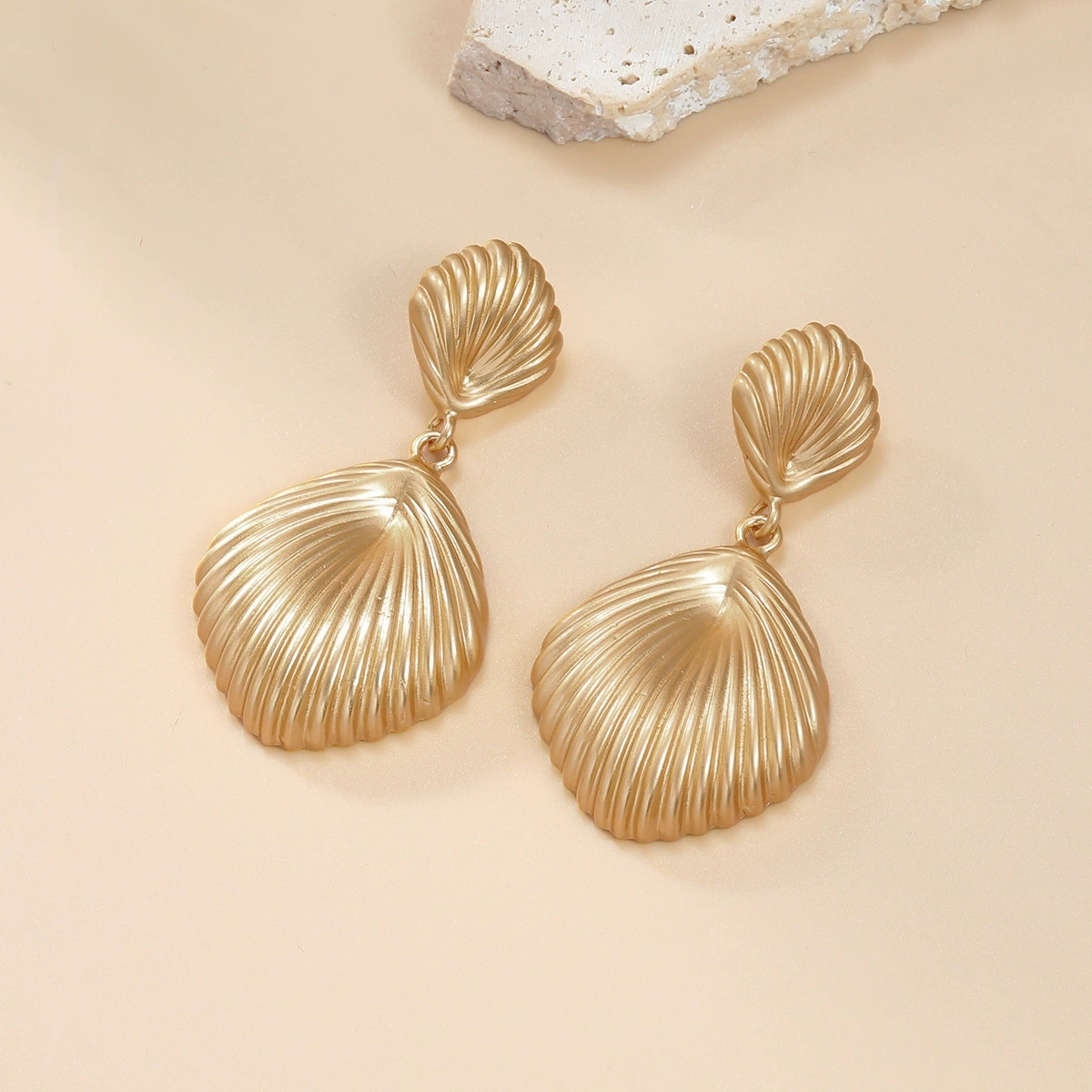 Exquisite Artisan Crafted Ornamentation - Modernist Leaf Motif Hanging Accessories