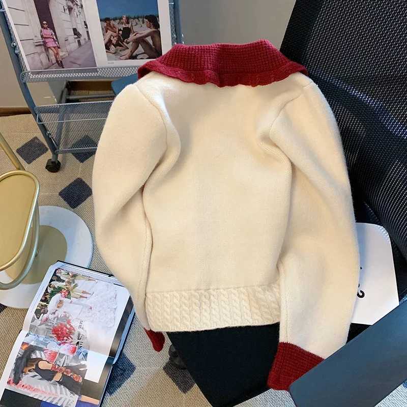 Womens Cardigan Sweater Coat Red White Contrast Doll Neck Knitwear Autumn Winter 2023 New Sweet Thicked Heart Button Sweaters M260306