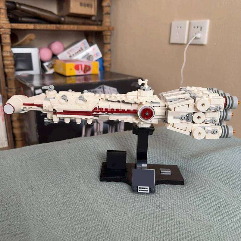 654PCS Starship Tantive IV Building Blocks Spaceship Assemble Bricks Education Toy Gift For Children Boy Adult Z260305