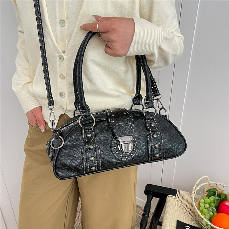 Fashionable multifunctional armpit bag, retro fashionable casual commuting shoulder bag, fashionable large capacity personalized cycling bag, designer
