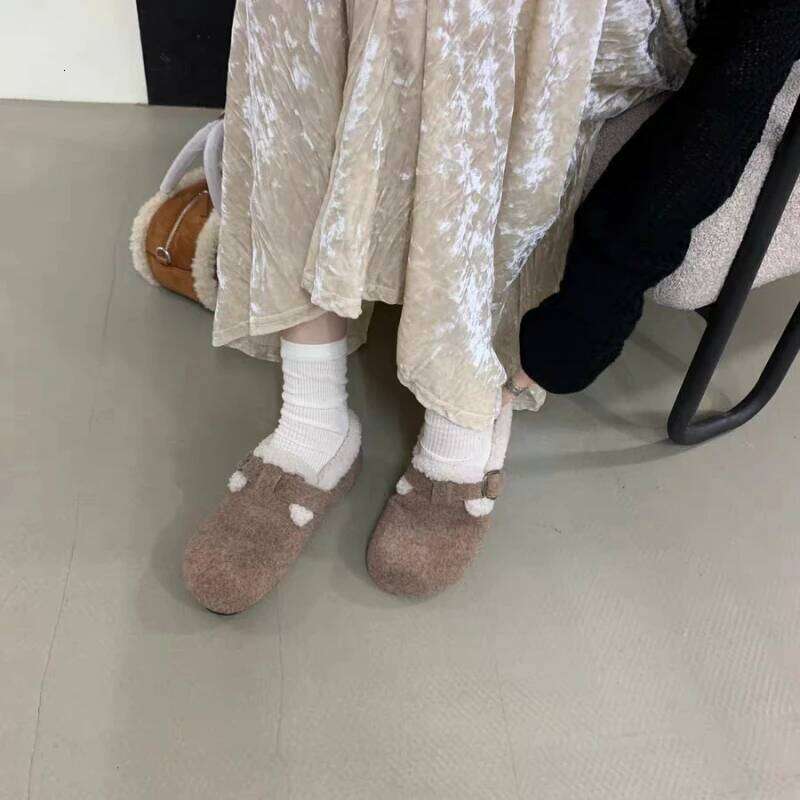 2025 Winter New Women's Comfortable and Fashionable One Step Flat Warm Plush Casual Shoes