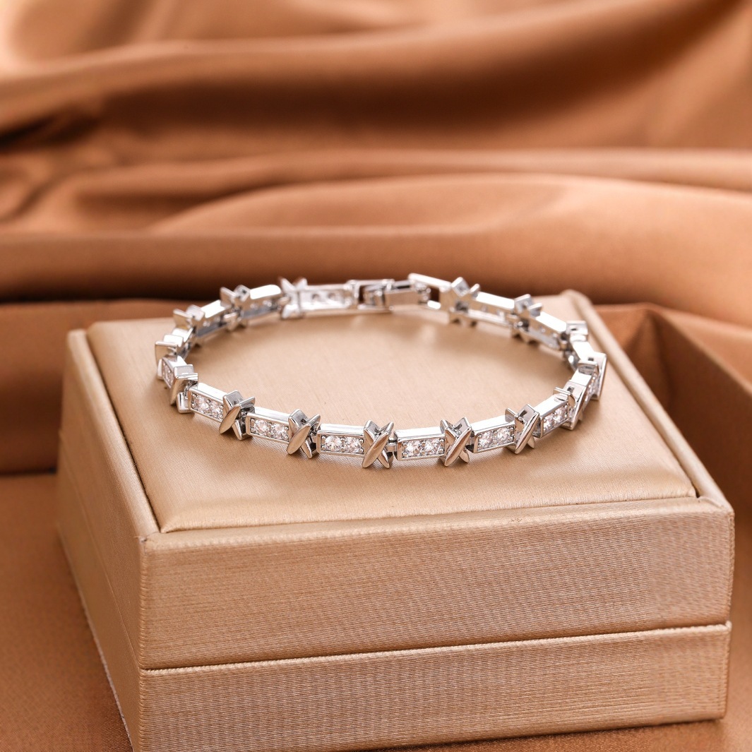 Bracelet Niche Design Light Luxury Zircon Bracelet For Women Ins Cold Style Personality Bracelet Fashion High-End Versatile Best Friend Jewelry Bracel