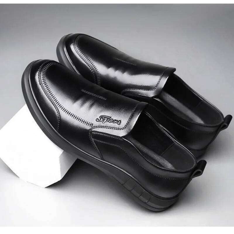 2024 Autumn Men New Shoes British style outdoor casual Leather shoes Fashion antislip soft soled male shoe Business Comfort Flat