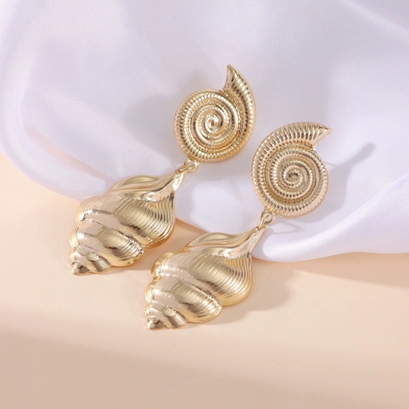 Stylish Beaded Ocean Inspired Gold Shell Star Earring Set For Female Travelers